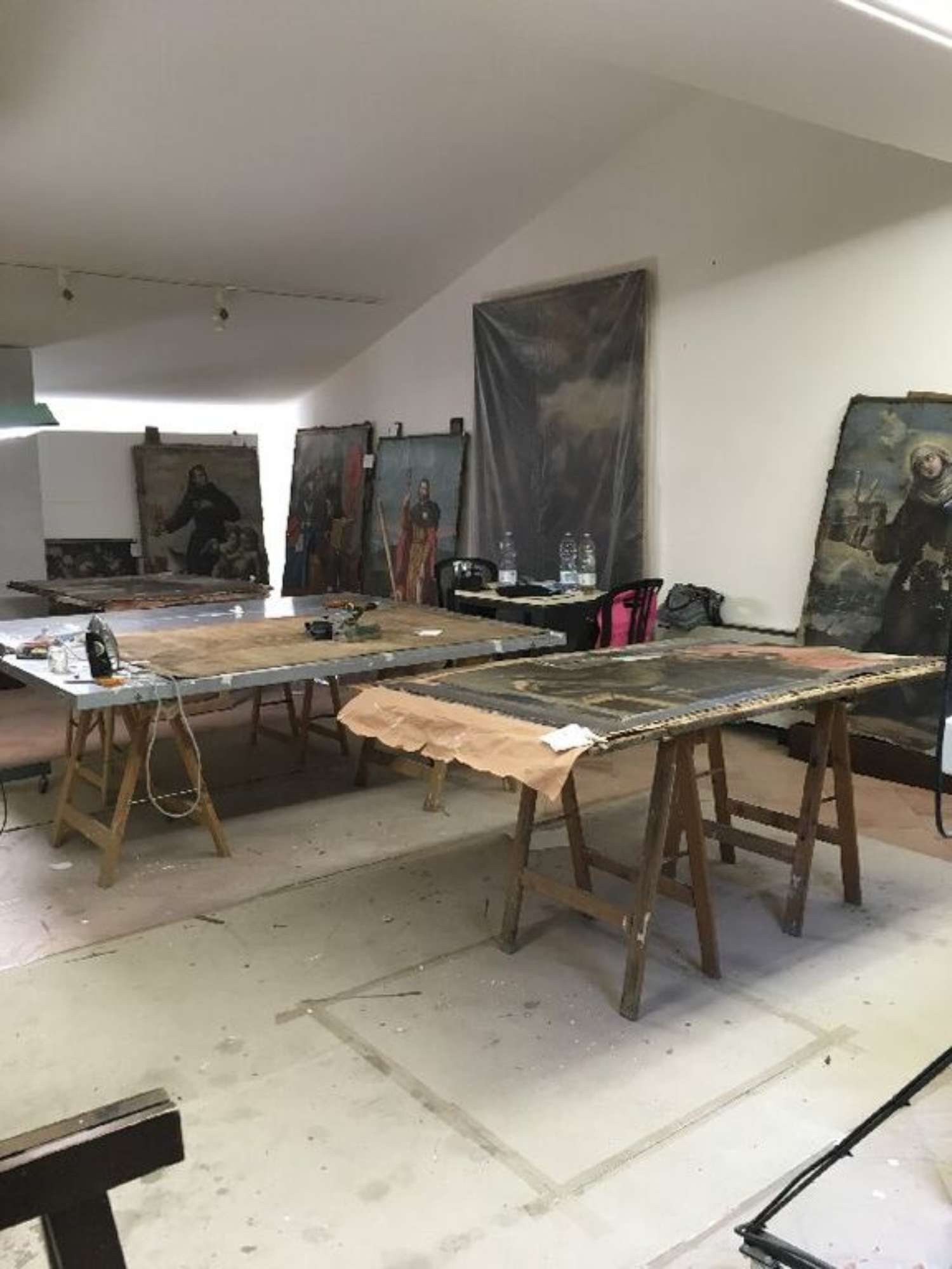 foto del laboratorio allestito all'interno del Museo di San Leo - ph.: Maria Chiara Tonucci - Serena Brioli